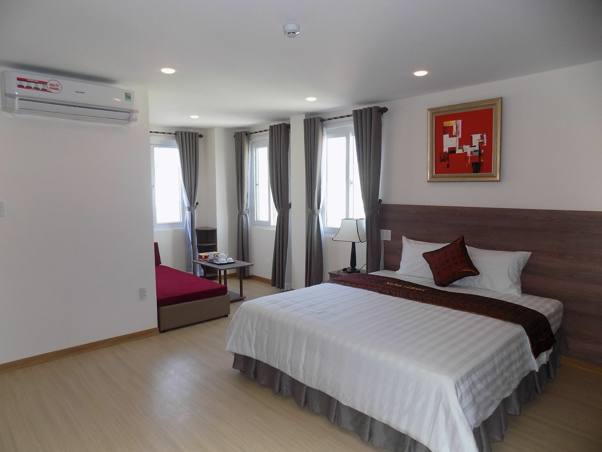 La Suite Hotel Danang 외부 사진